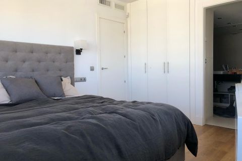 Lejlighed i Ibiza, Ibiza, Ibiza - € 1.060.000 | Ref: Vistas a playa de Talamanca, apartamento planta alta 2 dormitorios y 2 baños - foto 11