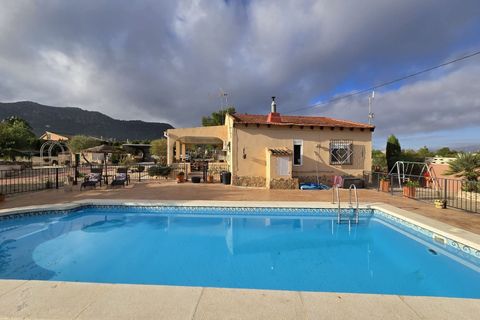 Villa en Sax, Alicante, Sax - € 349.995 | Ref: 5039 IVD13830 - photo 1