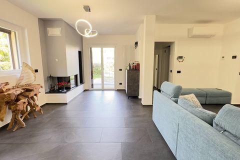 Villa in Vimercate, Monza and Brianza, Vimercate - € 695.000 | Ref: 2501 - foto 4