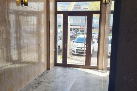 Lejlighed i Amadora, Lisbon, Amadora - € 350.000 | Ref: C0246-03538 - foto 31