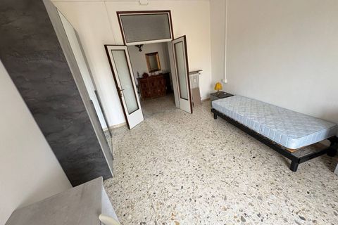 Apartament a Pisa, Pisa, Pisa - € 300/mes | Ref: 2025207 - foto 2