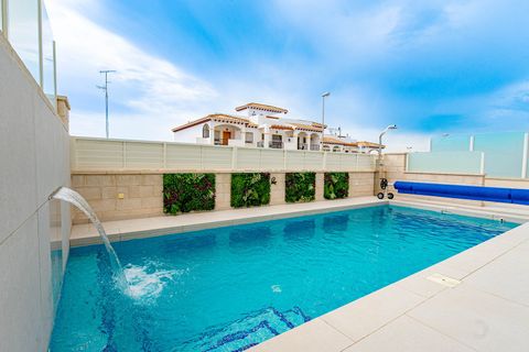 Villa i Punta Prima, Alicante, Punta Prima - € 650 000 | Ref: 32935 - foto 6