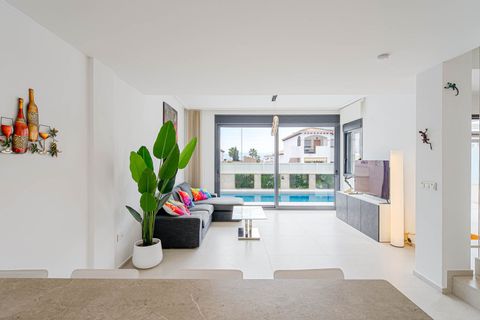 Villa i Punta Prima, Alicante, Punta Prima - € 650 000 | Ref: 32935 - foto 17