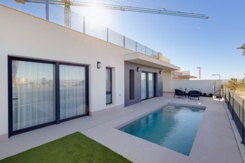 Villa i Torrevieja, Alicante, Torrevieja - € 585.000 | Ref: 55505467-01 - foto 1