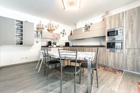 Villa a Leggiuno, Varese, Leggiuno - € 670.000 | Ref: T2145 - foto 11