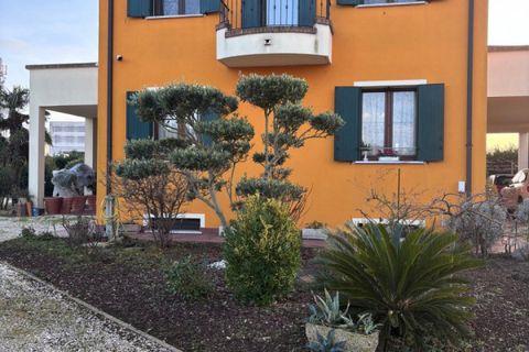 Villa i Lendinara, Rovigo, Lendinara - € 500.000 | Ref: OB75 - foto 1
