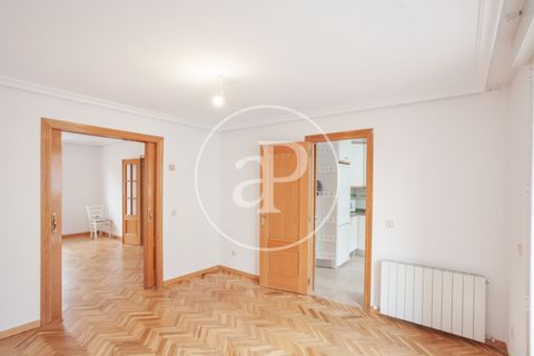 Villa a Barajas, Madrid, Barajas - € 2.800/mes | Ref: AMN2605007 - foto 2