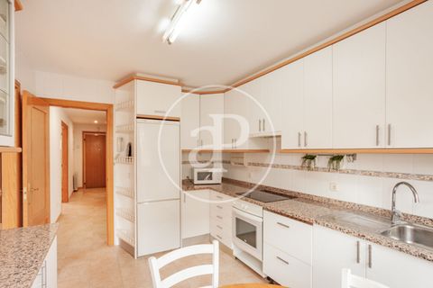 Villa a Barajas, Madrid, Barajas - € 2.800/mes | Ref: AMN2605007 - foto 5