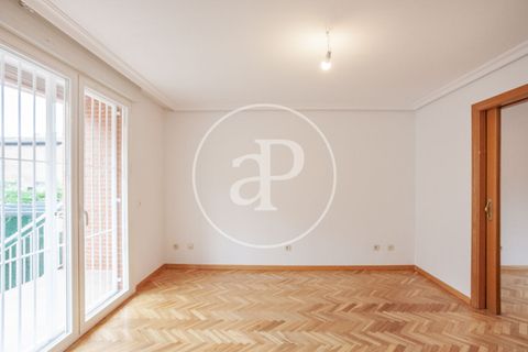 Villa a Barajas, Madrid, Barajas - € 2.800/mes | Ref: AMN2605007 - foto 16