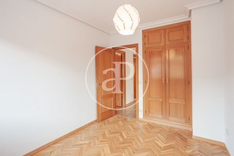 Villa a Barajas, Madrid, Barajas - € 2.800/mes | Ref: AMN2605007 - foto 21