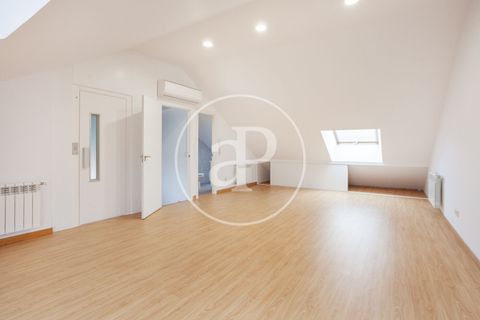 Villa a Barajas, Madrid, Barajas - € 2.800/mes | Ref: AMN2605007 - foto 23