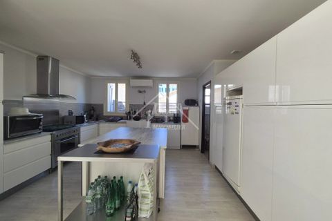 Villa a Gannat, Allier, Gannat - € 339.000 | Ref: G1220 - foto 4