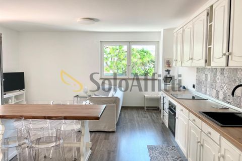 Apartament a Bari, Bari, Bari - € 750/mes | Ref: AA2402 - foto 3