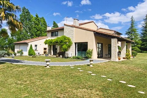 Villa a Jarnac, Charente, Jarnac - € 599.000 | Ref: BVI85246 - foto 2