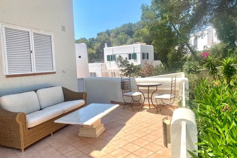 Byhus i Santa Eulalia Del Rio, Ibiza, Santa Eulalia Del Rio - € 1.290.000 | Ref: Adosado esquinero vista mar Santa Eulalia. - foto 5