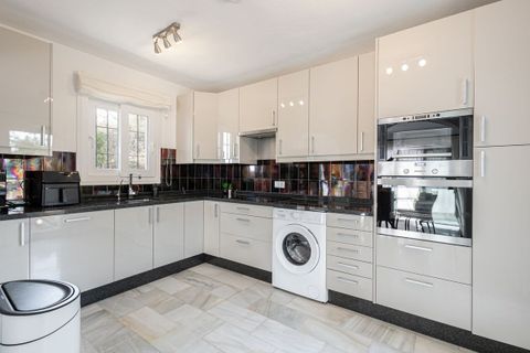 Villa a Estepona, Malaga, Estepona - € 850.000 | Ref: SMSE1044 - foto 7