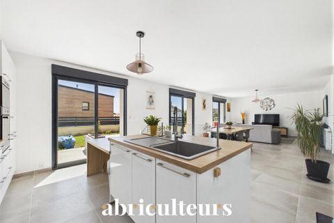 Villa a Couëron, Loire-Atlantique, Couëron - € 542.800 | Ref: BMVM270522044220 - foto 2