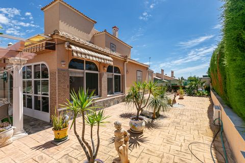 Villa i La Zenia, Alicante, La Zenia - € 560.000 | Ref: THKININ-13794-5068 - foto 2