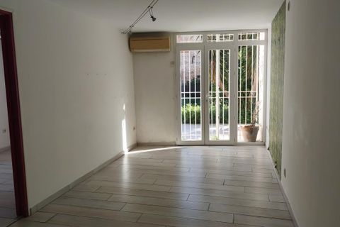L'establiment comercial a Claira, Pyrenees-Orientales, Claira - € 8.760/mes | Ref: BarbeCommerce - foto 3