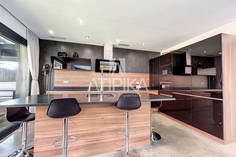 Villa a Castelldefels, Barcelona, Castelldefels - € 11.000/mes | Ref: 15036 - foto 12