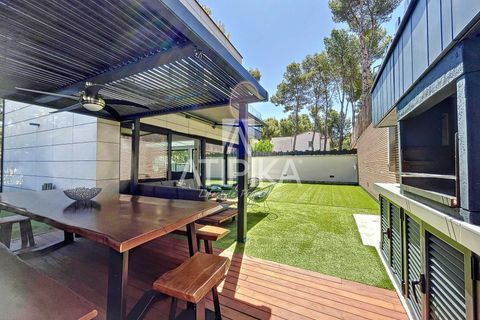 Villa a Castelldefels, Barcelona, Castelldefels - € 11.000/mes | Ref: 15036 - foto 38
