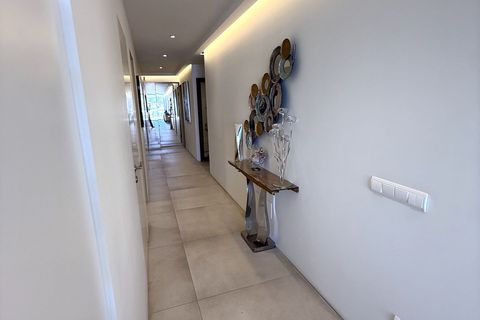 Leilighet i Ibiza, Ibiza, Ibiza - € 2 439 000 | Ref: Botafoch primera linea, apartamento  vista mar - foto 23