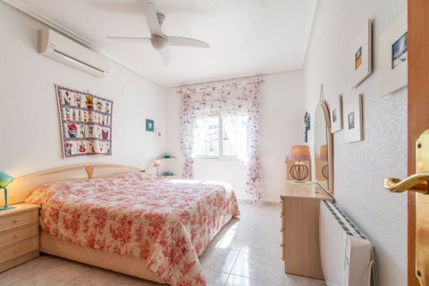 Villa i Playa Flamenca, Alicante, Playa Flamenca - € 599.000 | Ref: CM417 - foto 12