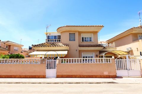 Villa i Punta Prima, Alicante, Punta Prima - € 264 900 | Ref: WIH3004 - foto 4