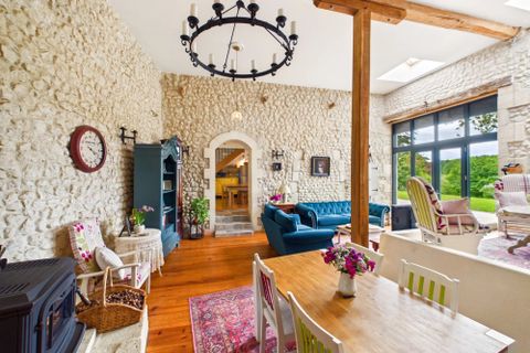 Villa a Aubeterre-sur-Dronne, Charente, Aubeterre-sur-Dronne - € 797.870 | Ref: BVI85383 - foto 4