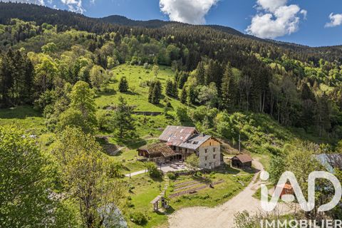 Wooden chalet in Le Haut-Breda, Isere - photo 2