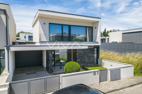 Rækkehus i Vila Verde, Braga, Vila Verde - € 495.000 | Ref: 01-3832 - foto 1