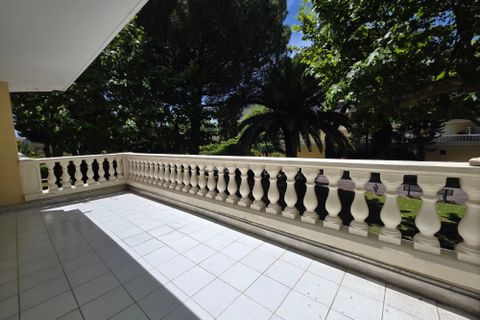 Lejlighed i Frejus, Var, Frejus - € 325.000 | Ref: 12795 - foto 2