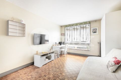 Lejlighed i Courbevoie, Hauts-de-Seine, Courbevoie - € 399.900 | Ref: 6887 - foto 1