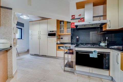 Villa i Alvor, Faro, Alvor - € 1.290.000 | Ref: C0240-03637 - foto 13