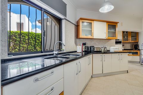 Villa i Alvor, Faro, Alvor - € 1.290.000 | Ref: C0240-03637 - foto 16