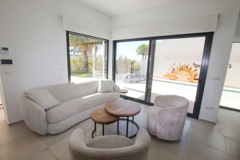 Villa a Finestrat, Alicante, Finestrat - € 749.000 | Ref: SLV28-1452R - foto 7