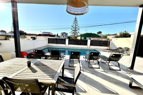 Villa a Los Balcones, Alicante, Los Balcones - € 849.950 | Ref: AKS-95742 - foto 4