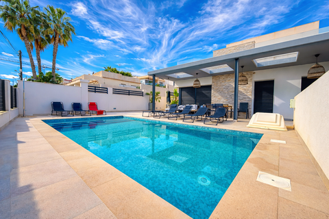 Villa a Los Balcones, Alicante, Los Balcones - € 849.950 | Ref: AKS-95742 - foto 36