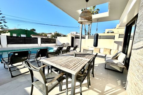 Villa a Los Balcones, Alicante, Los Balcones - € 849.950 | Ref: AKS-95742 - foto 44