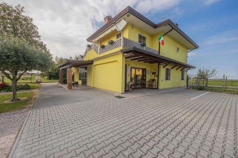 Villa i Eraclea, Venice, Eraclea - € 380.000 | Ref: R07147ERVI-1317039 - foto 1