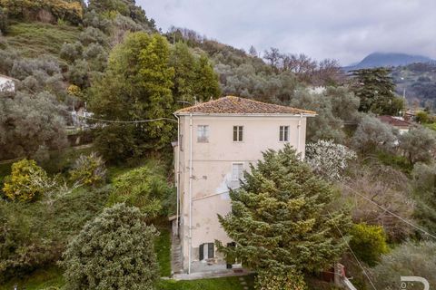 Villa i Carrara, Massa and Carrara, Carrara - € 300.000 | Ref: R07072CAVI-1319112 - foto 2