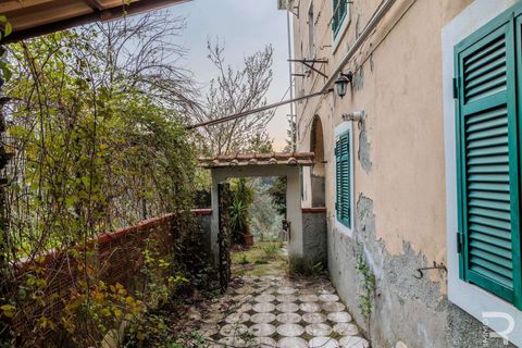 Villa i Carrara, Massa and Carrara, Carrara - € 300.000 | Ref: R07072CAVI-1319112 - foto 8