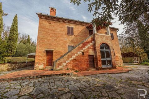 Farm hus i Chiusi, Siena, Chiusi - € 490.000 | Ref: R07058CHRU-1319565 - foto 1