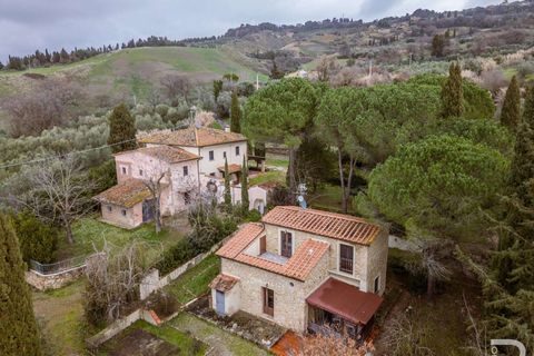 Farm hus i Volterra, Pisa, Volterra - € 1.050.000 | Ref: R07051VORU-1319713 - foto 1