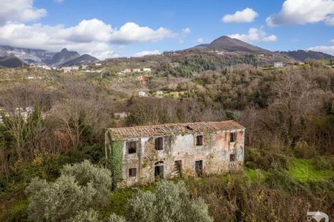 Farm hus i Carrara, Massa and Carrara, Carrara - € 150.000 | Ref: R07011CARU-1320367 - foto 2