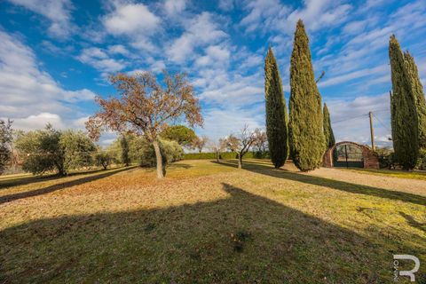Farm hus i Cortona, Arezzo, Cortona - € 1.300.000 | Ref: R06889CORU-1321078 - foto 12