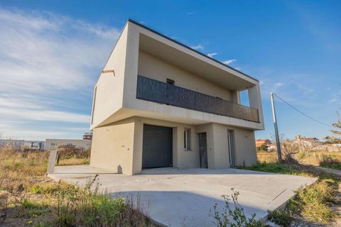 Villa a Chioggia, Venice, Chioggia - € 499.000 | Ref: R06920CHVI-1322175 - foto 3