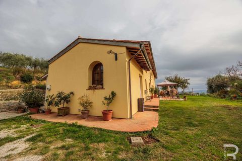 Farm hus i Buggiano, Pistoia, Buggiano - € 1.145.000 | Ref: R06878BURU-1322691 - foto 13