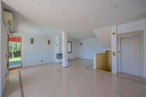 Villa i Cavaion Veronese, Verona, Cavaion Veronese - € 1.800.000 | Ref: R06676CAVI-1326123 - foto 15