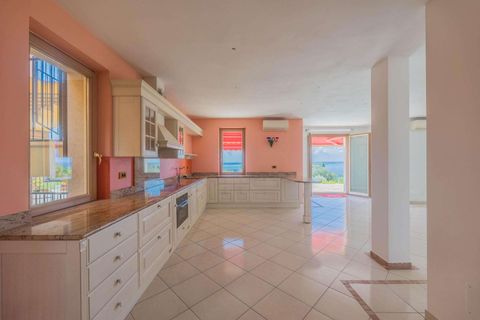 Villa i Cavaion Veronese, Verona, Cavaion Veronese - € 1.800.000 | Ref: R06676CAVI-1326123 - foto 21